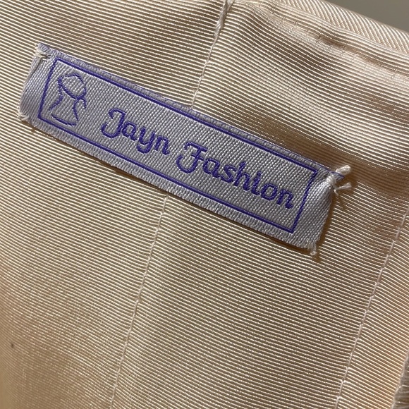 High low gown - Picture 7 of 10